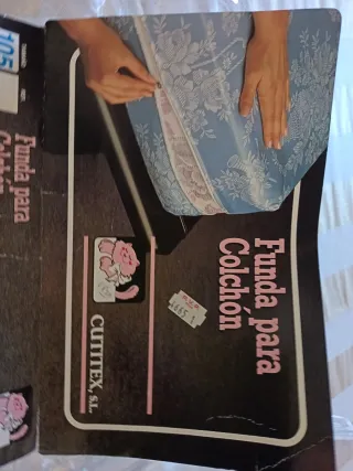 Funda de colchón celeste floral