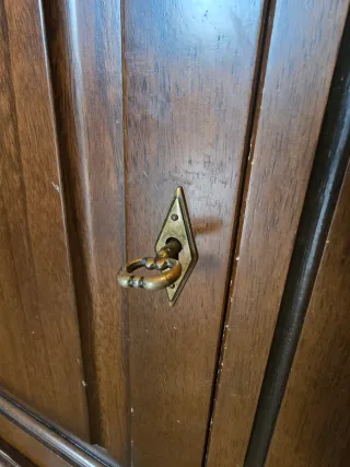 Mobile in legno massiccio