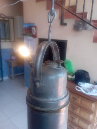 Vecchia lampada al carburo