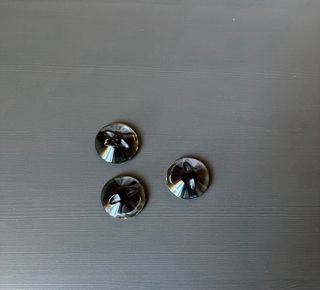 3 bottoni decorativi