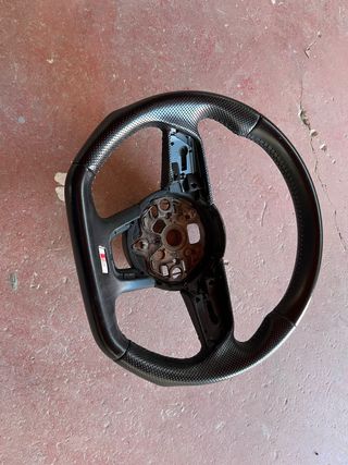 Volante Audi achatado