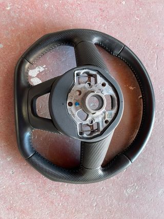 Volante Audi achatado