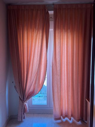 Tende rosa in tessuto