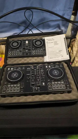 Controller DJ Pioneer DDJ-400 e DDJ-200