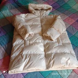 Abrigo acolchado Zara mujer beige plumas