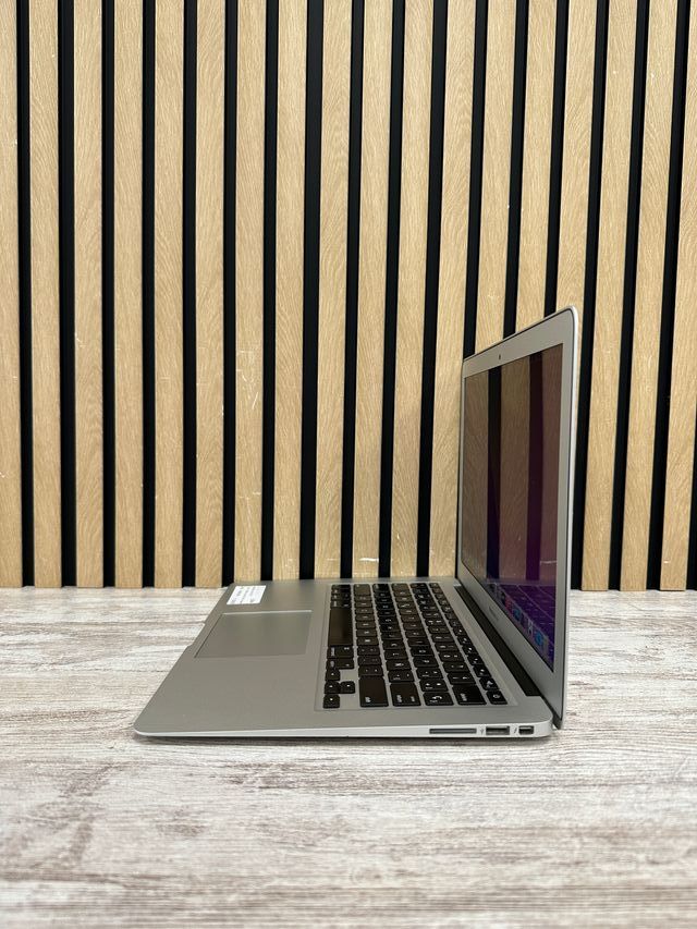 MacBook Air 13" 2017 i7 8gb 500gb SSD