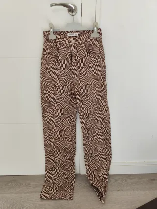 Pantalón vaquero geométrico Pull&Bear XS