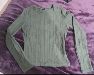 Camiseta verde de manga larga Shein.