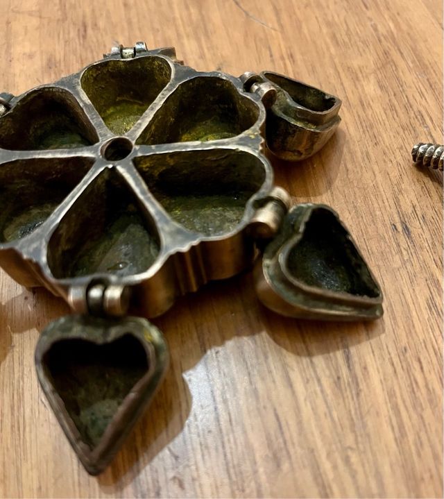 Antica scatola di trucco Bronzo / India