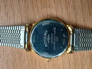 Reloj Rotary Cuarzo Baño Oro