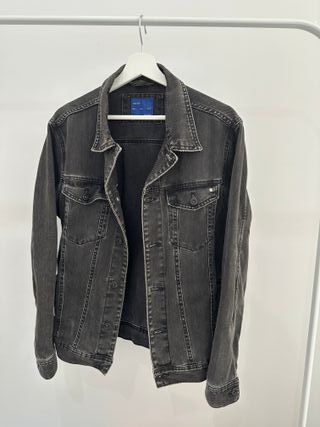 Chaqueta vaquera Zara gris