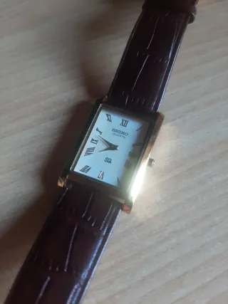 Reloj Seiko Quartz Dorado y Marrón