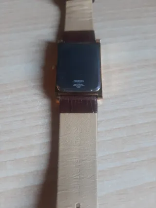 Reloj Seiko Quartz Dorado y Marrón