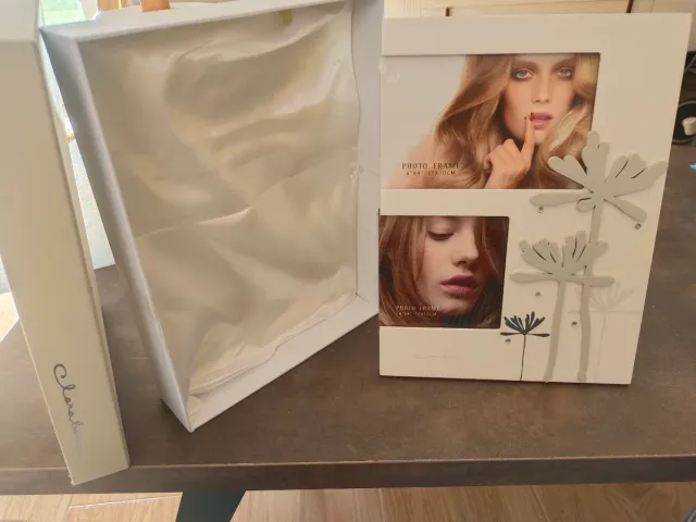 Marco de fotos doble con flores