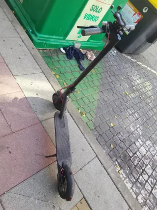 Patinete Eléctrico Xiaomi + Cargador