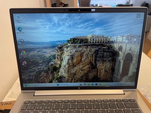 HP EliteBook 640 G11 Portátil 14 Gris/Plata NUEVO