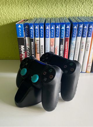Consola PS4 + 22 Juegos