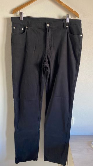 Pantalón vaquero negro