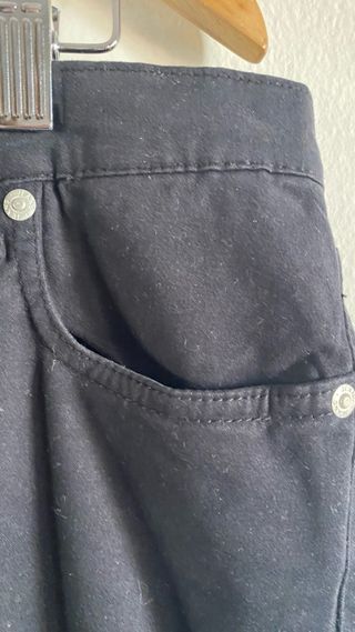 Pantalón vaquero negro