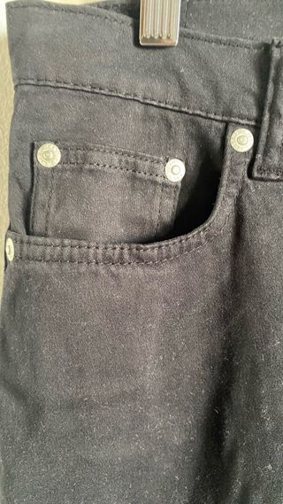 Pantalón vaquero negro