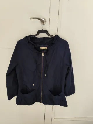 Chaqueta impermeable azul