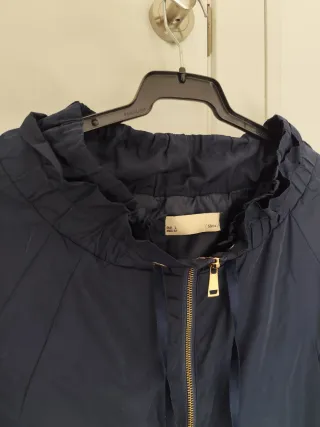 Chaqueta impermeable azul