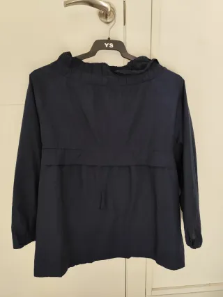 Chaqueta impermeable azul