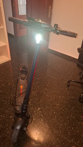 Patinete Eléctrico Red Bull