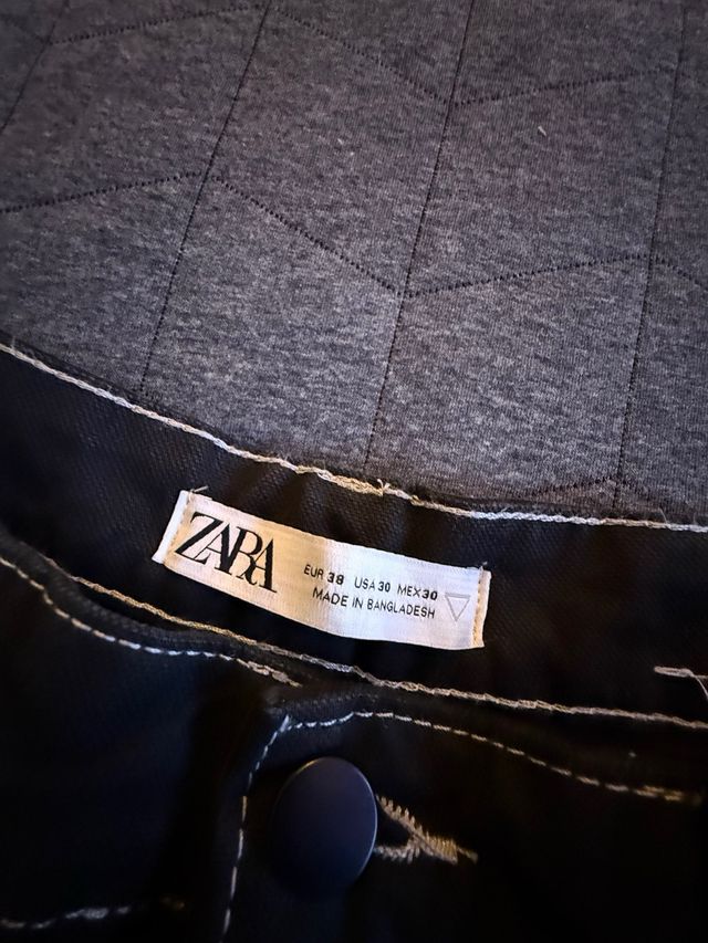 Pantalón Cargo Negro Zara