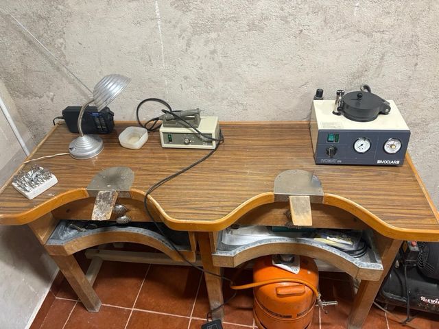 Mesa de trabajo para relojería