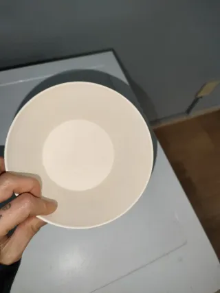 Ciotola decorata con foglie arancio