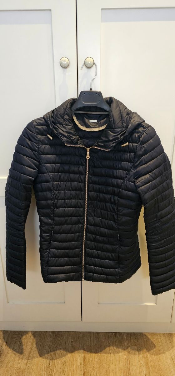 Plumífero Massimo Dutti corto entallado