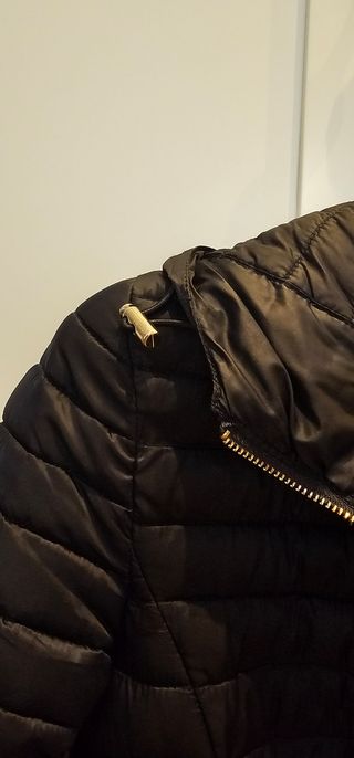 Plumífero Massimo Dutti corto entallado