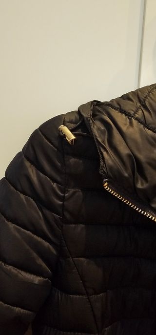 Plumífero Massimo Dutti corto entallado