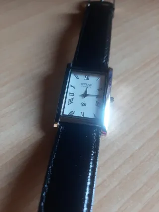 Reloj Seiko Quartz Rectangular Negro