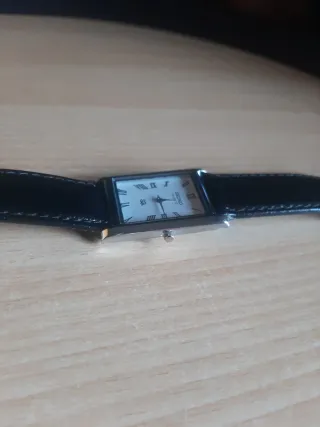 Reloj Seiko Quartz Rectangular Negro