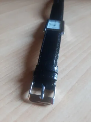 Reloj Seiko Quartz Rectangular Negro