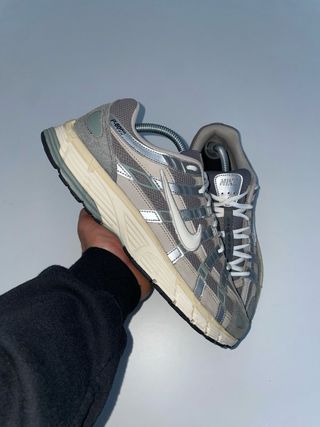 Nike P-6000 Plata/Azul/Beige EU 44