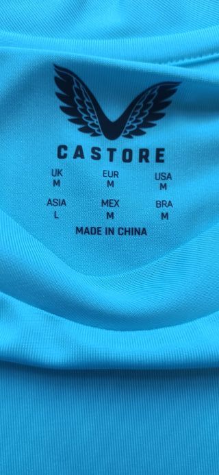 Camiseta Térmica Castore celeste. M