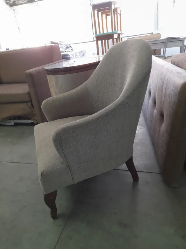 Sillón butaca beige tela