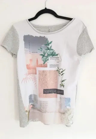 Camiseta Stradivarius Estampada