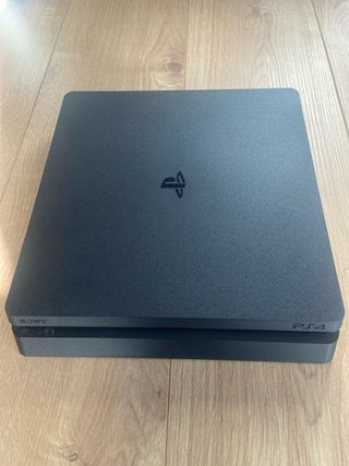 PS4 500GB + 2 Juegos (Last of Us, Death Stranding)