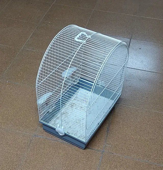 Gabbia per uccelli con vassoio estraibile