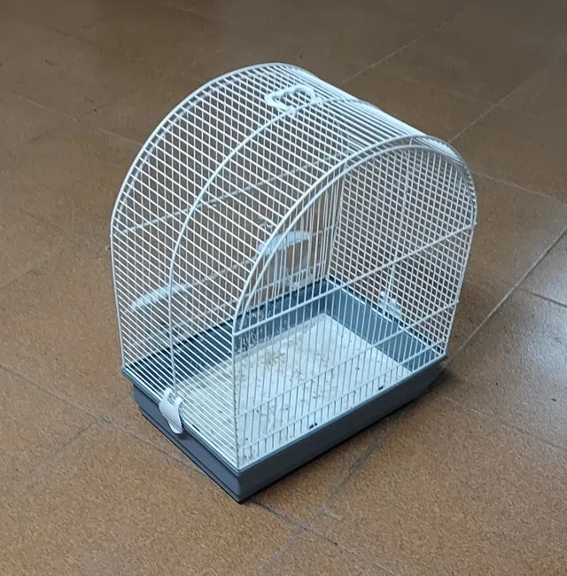 Gabbia per uccelli con vassoio estraibile