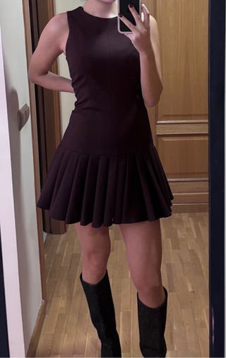 Vestido mini tablas burdeos