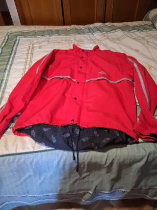 Chubasquero The North Face Rojo