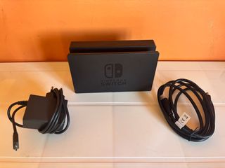 Nintendo Switch + Dock + Custodia + NBA 2K18