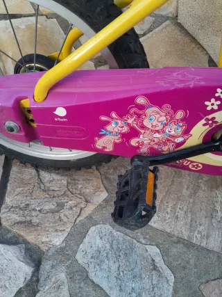 Bicicleta infantil amarilla Decathlon