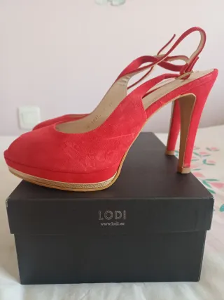 Sandalias Lodi Tacón 11 cms, color rojo.