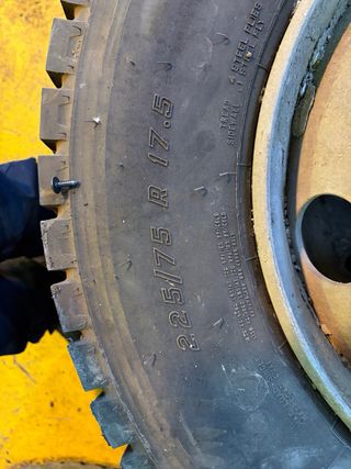 Ruedas de camión nissan atleon 5.000kl